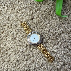 Gucci vintage  gold quartz Wrist Watch